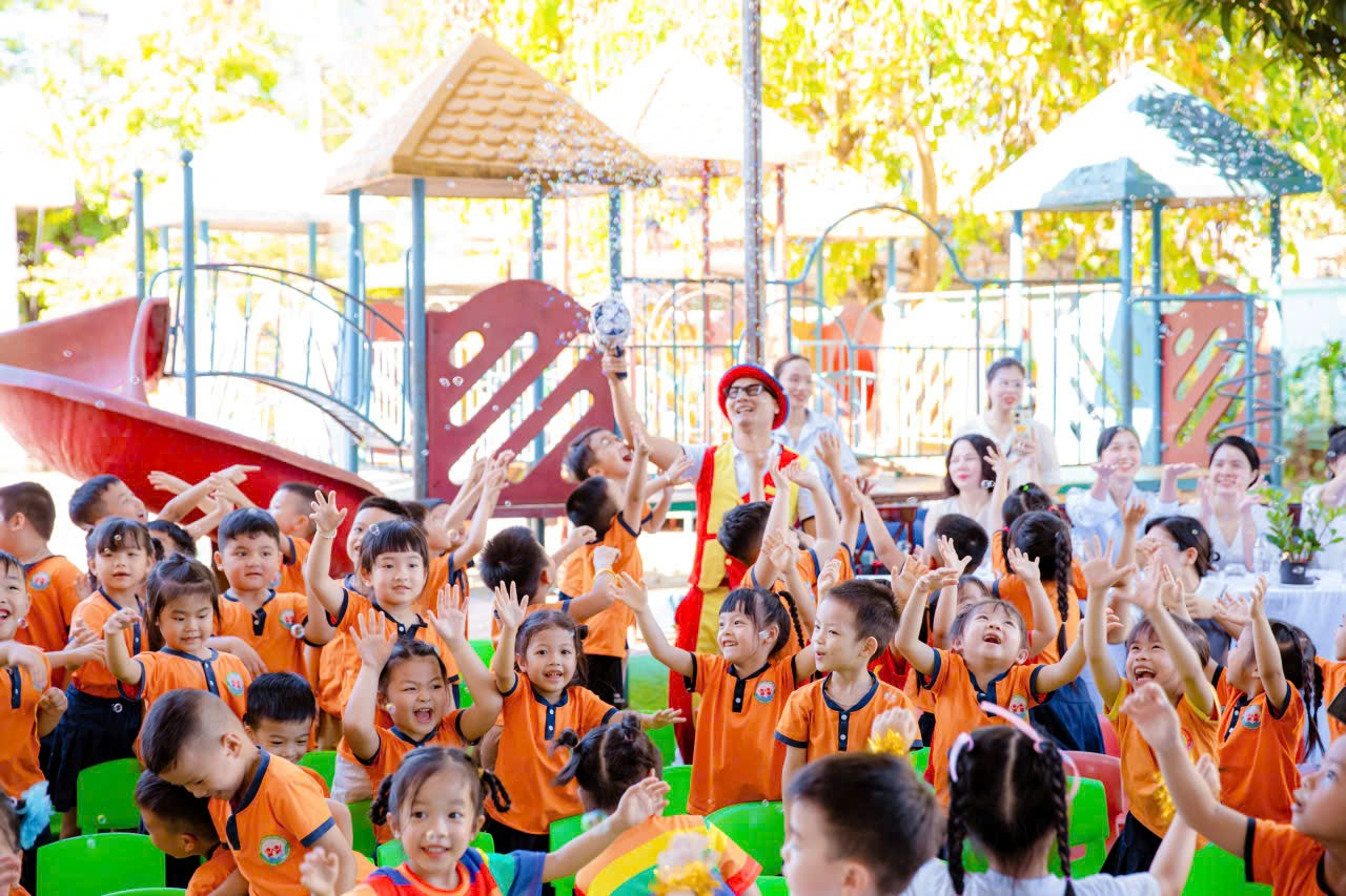 Tưng bừng Liên hoan tổng kết năm học